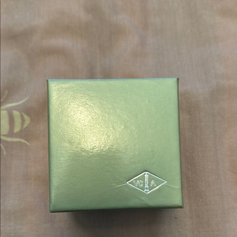 VCA Green Jewelry Box